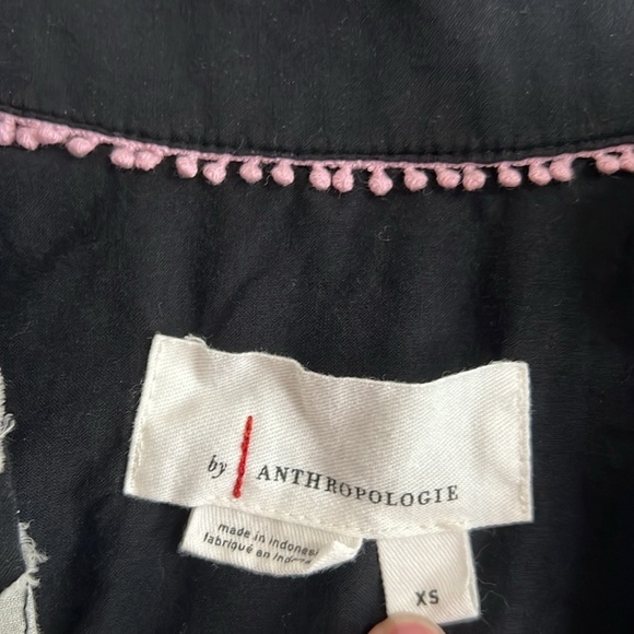 By Anthropologie Popover Leaf Printed Black White V Neck Blouse - Picture 6 of 11